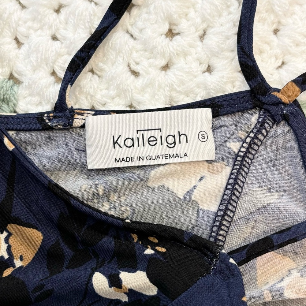 Kaileigh Navy Off Shoulder Floral Top, Women Sz S, Back Criss Cross Design - Picture 6 of 11